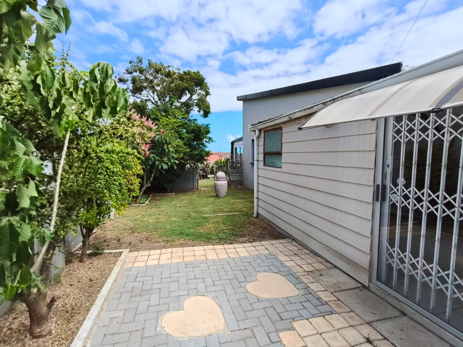 4 Bedroom Property for Sale in Aston Bay Eastern Cape